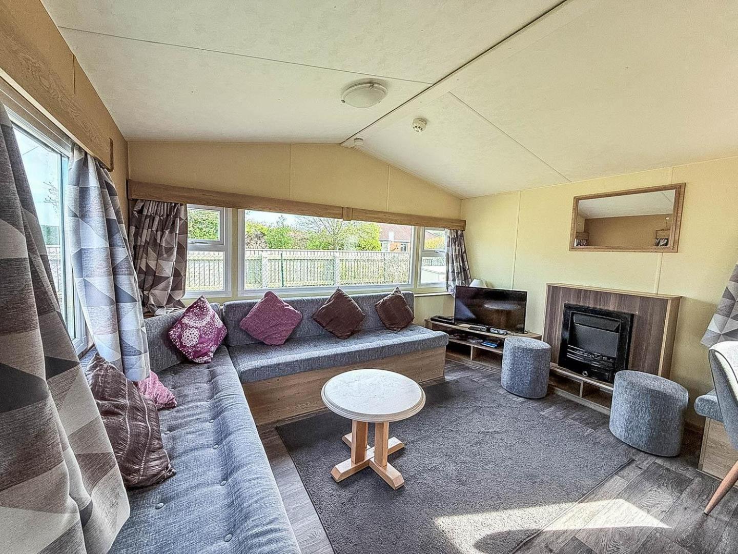Lovely 6 Berth Caravan At Sunnydale Holiday Park Ref 35375S ラウス エクステリア 写真
