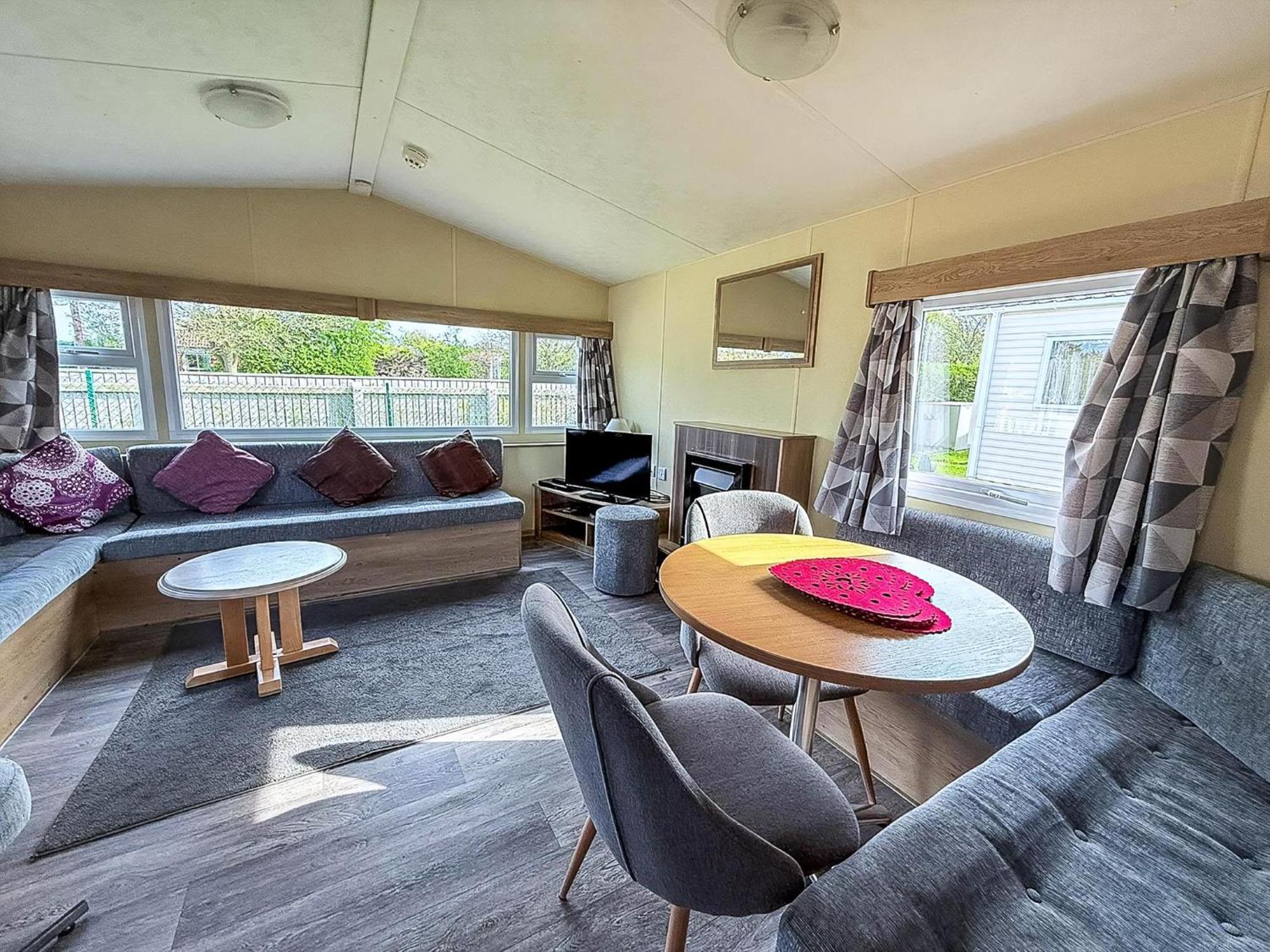 Lovely 6 Berth Caravan At Sunnydale Holiday Park Ref 35375S ラウス エクステリア 写真